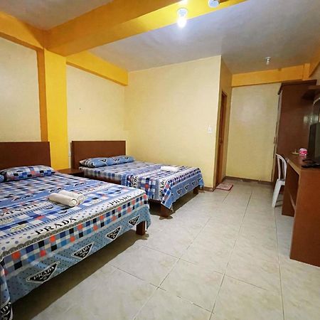 White Beach Hotel Puerto Galera Powered By Cocotel Buitenkant foto