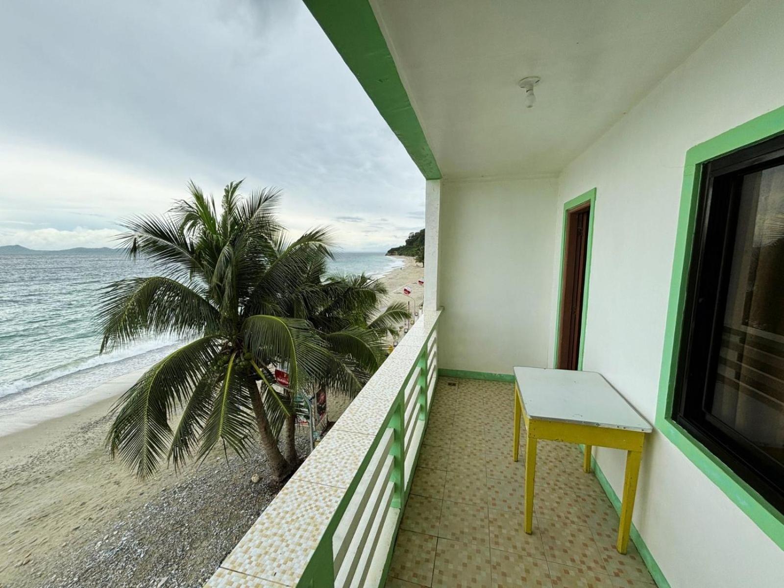White Beach Hotel Puerto Galera Powered By Cocotel Buitenkant foto