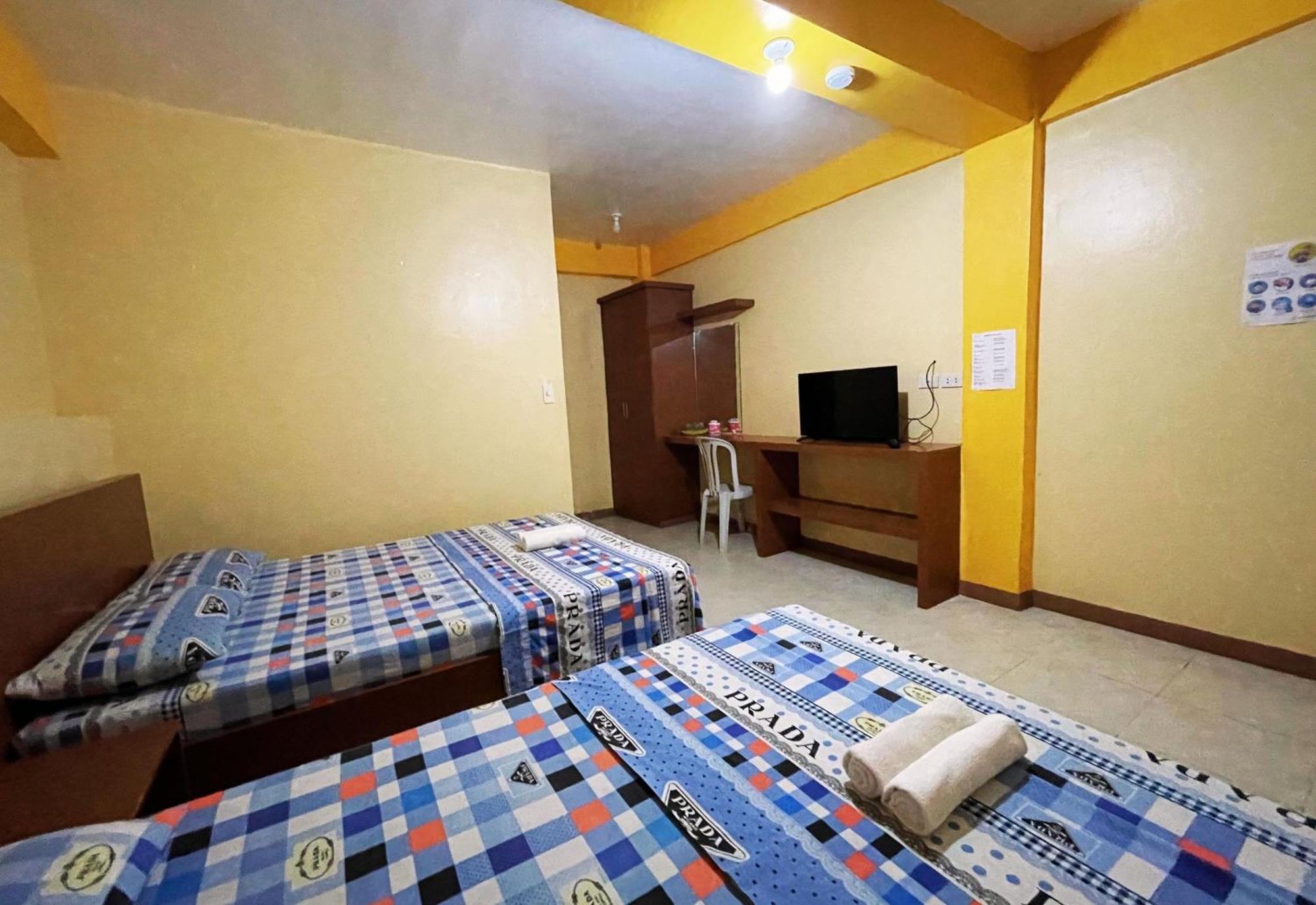 White Beach Hotel Puerto Galera Powered By Cocotel Buitenkant foto