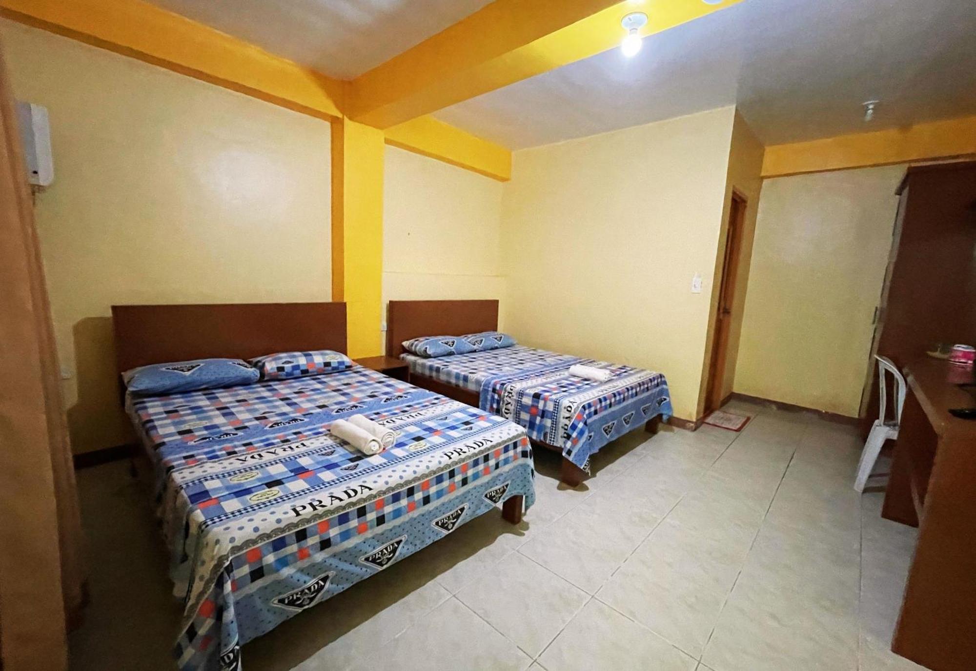 White Beach Hotel Puerto Galera Powered By Cocotel Buitenkant foto