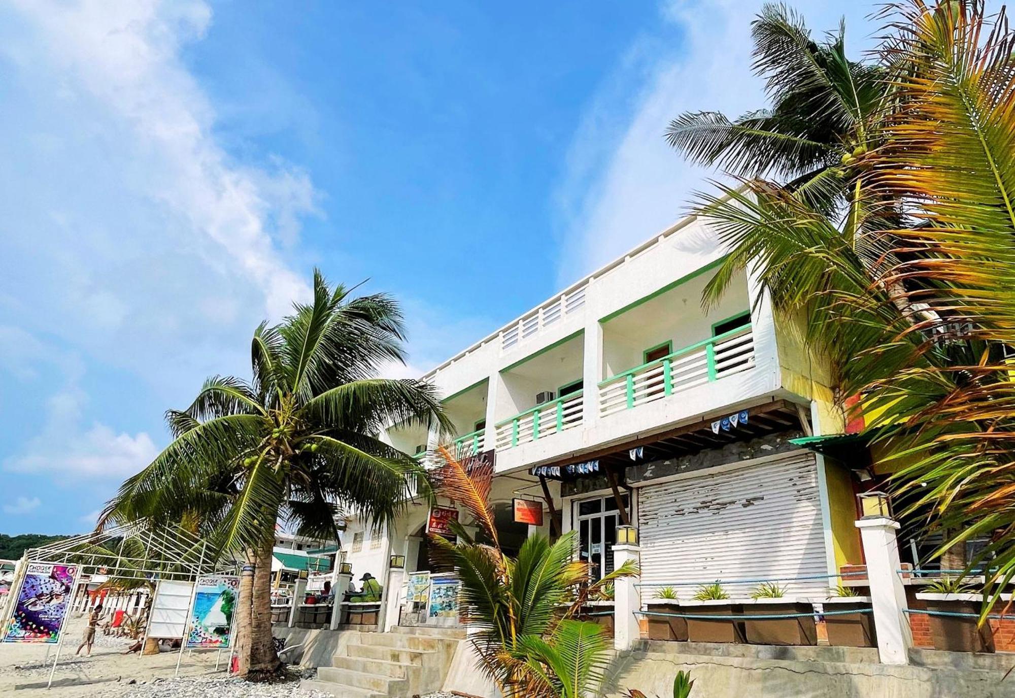 White Beach Hotel Puerto Galera Powered By Cocotel Buitenkant foto