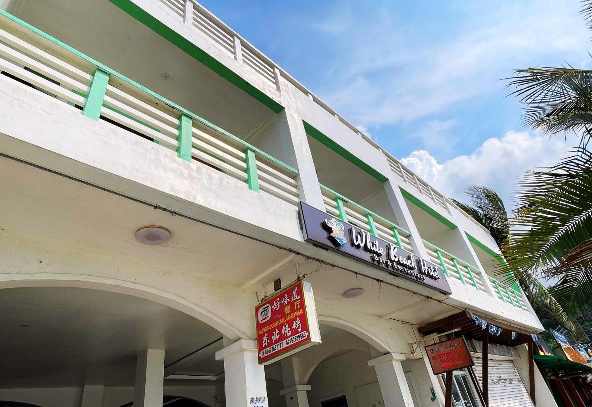 White Beach Hotel Puerto Galera Powered By Cocotel Buitenkant foto